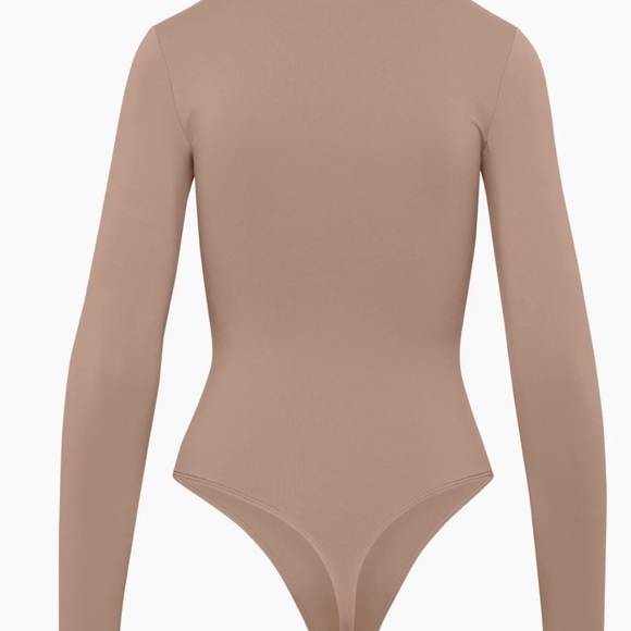 Babaton CONTOUR CREW LONGSLEEVE BODYSUIT size small deep taupe - Picture 4 of 5